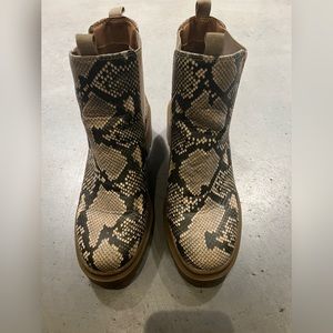 Snake print chunky boot